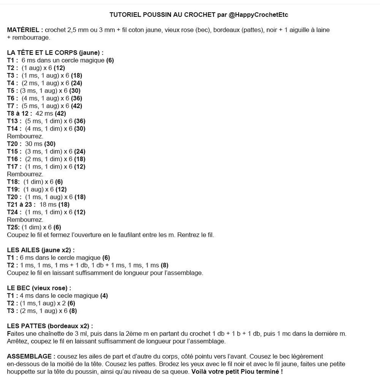 Petit canard en crochet sur une pelote de laine rose