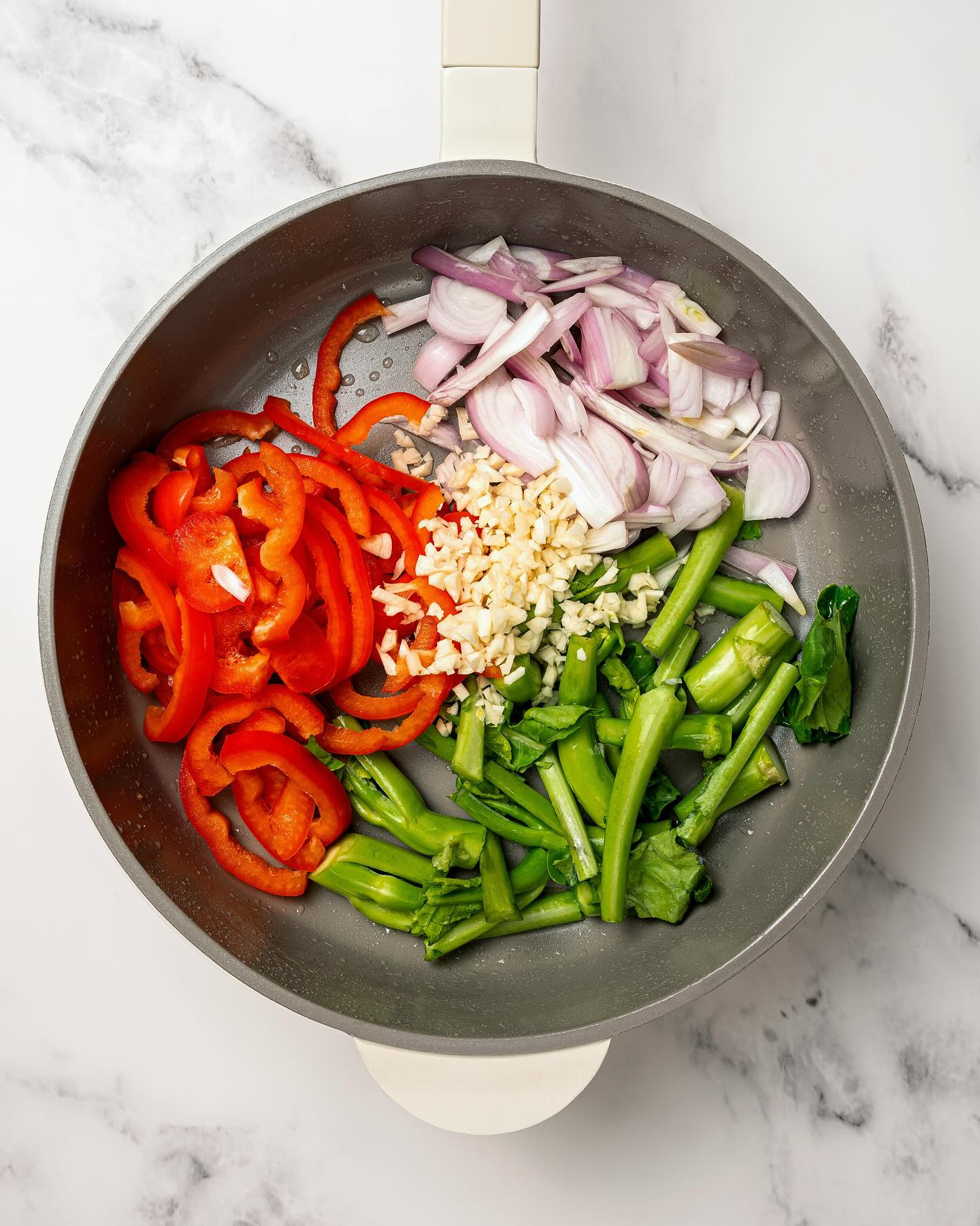 Spicy Vegan Drunken Noodles with Basil and Tofu