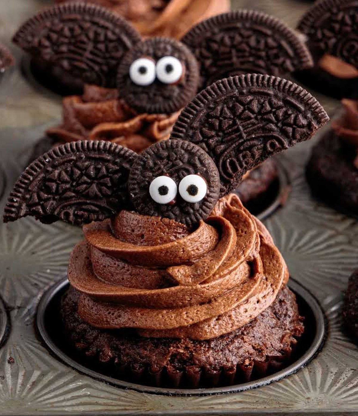 Spooky Oreo Bat Chocolate Cupcakes for Halloween
