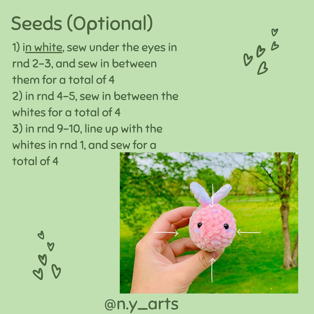 Strawberry Bee Crochet Delight: Sweetness with a Buzz