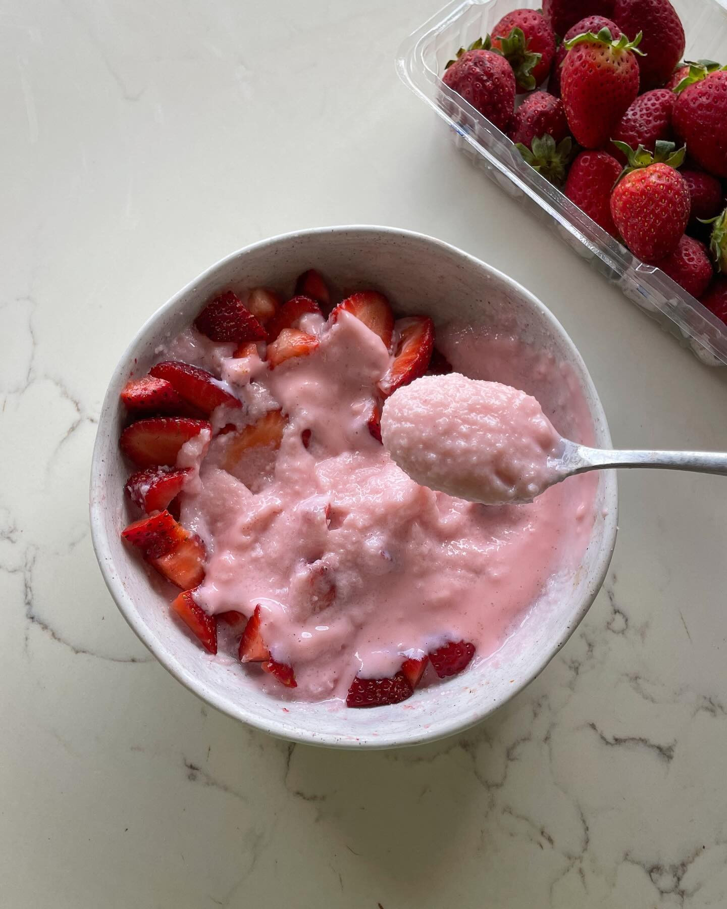 Strawberry Dream: Fluffy Protein Custard Cream Rice