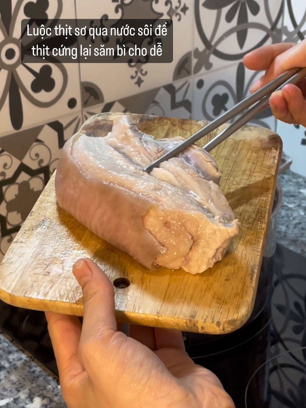 Ba Chỉ Chiên Mắm Tỏi Giòn Rụm, Hương Vị Bùng Nổ