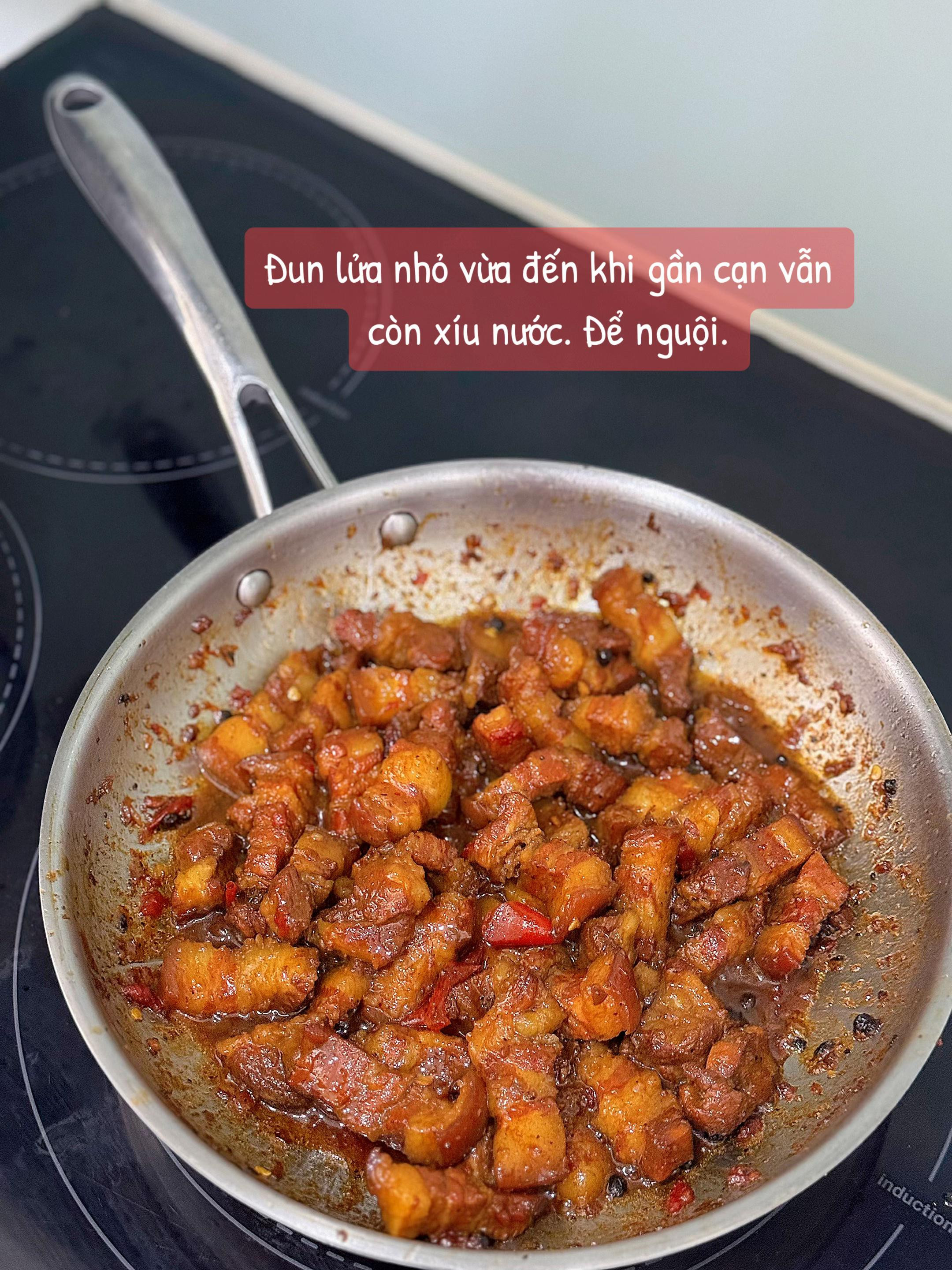 Ba Chỉ Kho Tiêu Đậm Đà, Thịt Mềm Ngọt Ngào