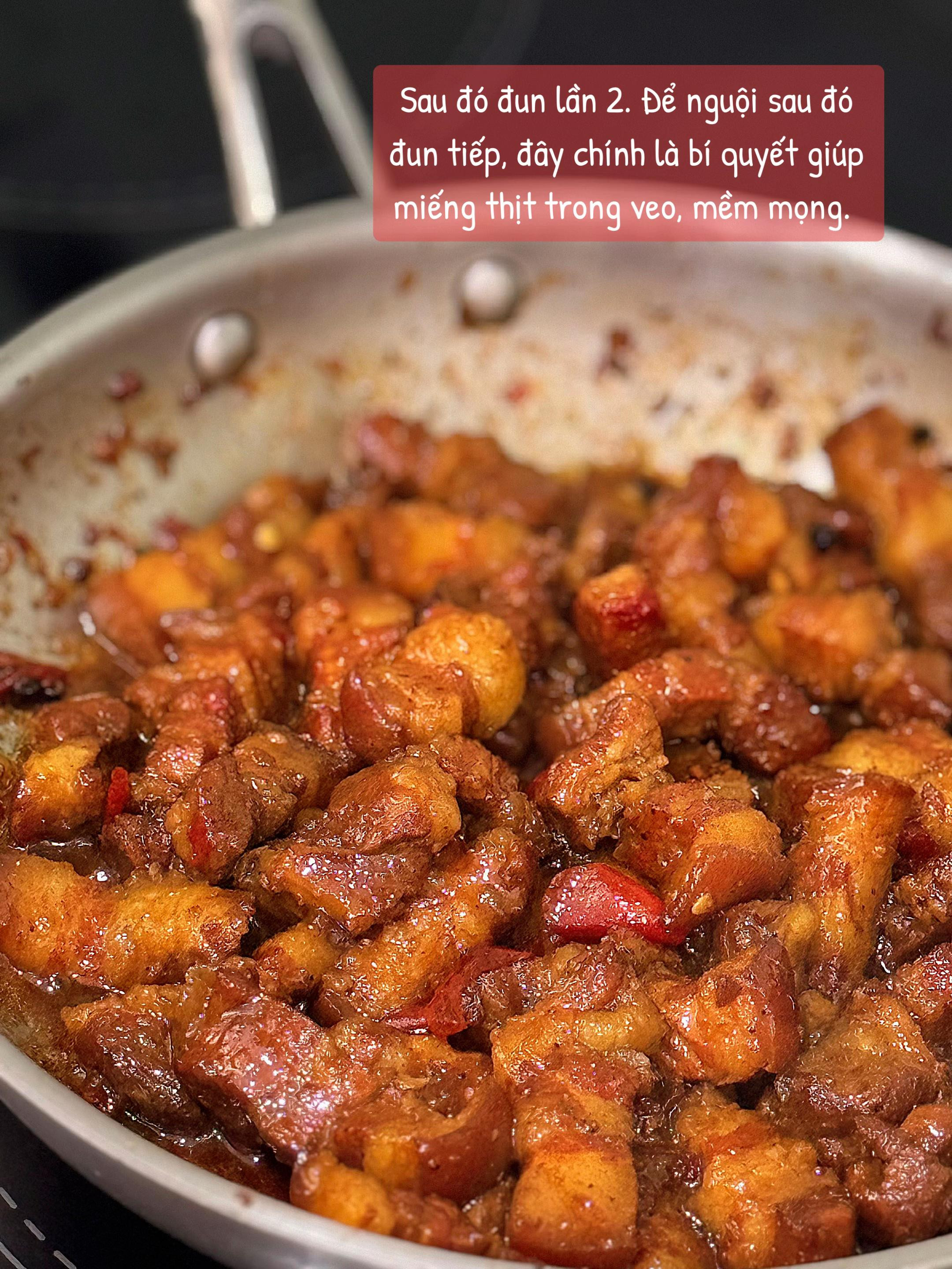 Ba Chỉ Kho Tiêu Đậm Đà, Thịt Mềm Ngọt Ngào