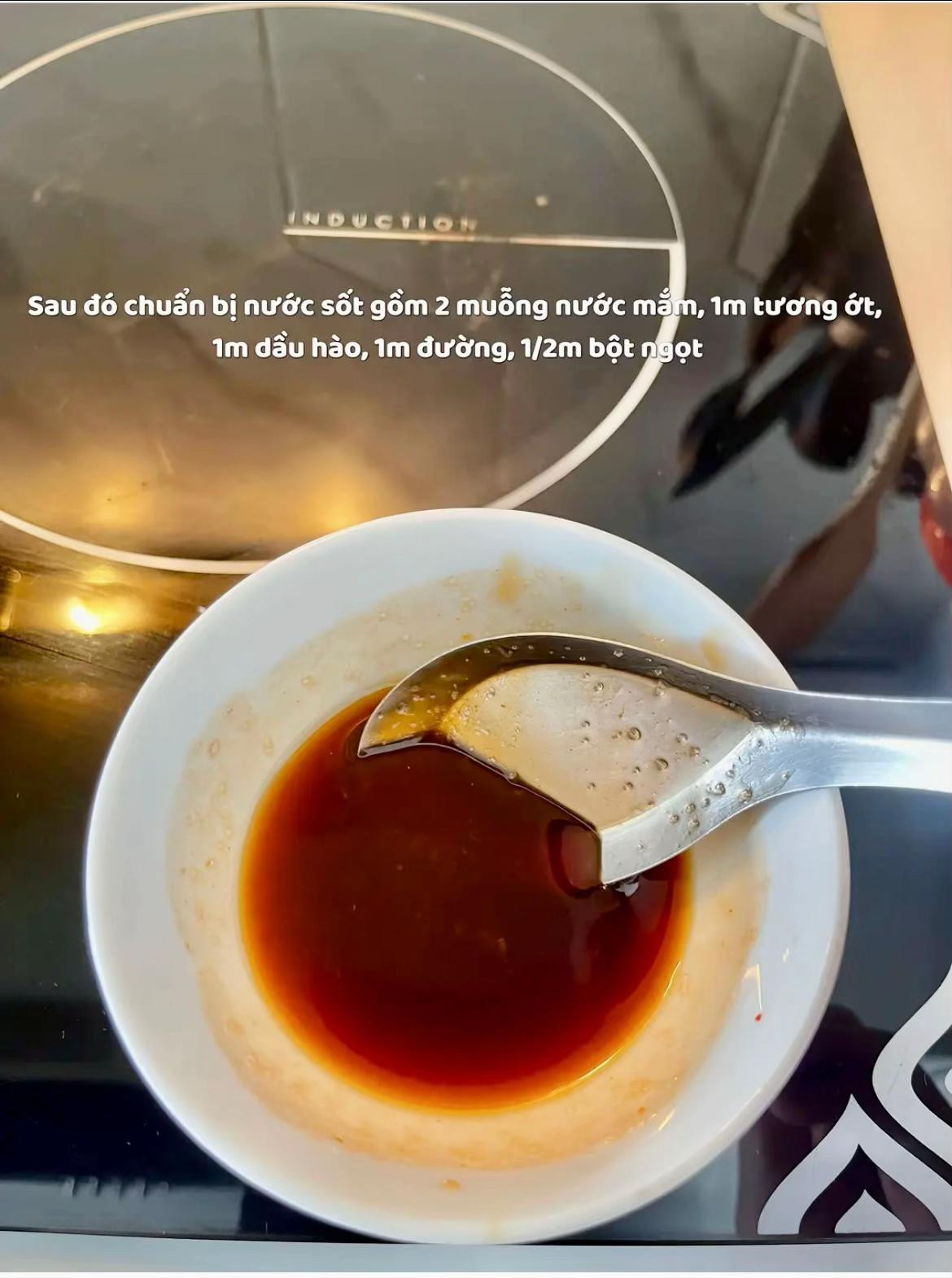 Ba Rọi Cháy Cạnh Xào Hành Thơm Ngon