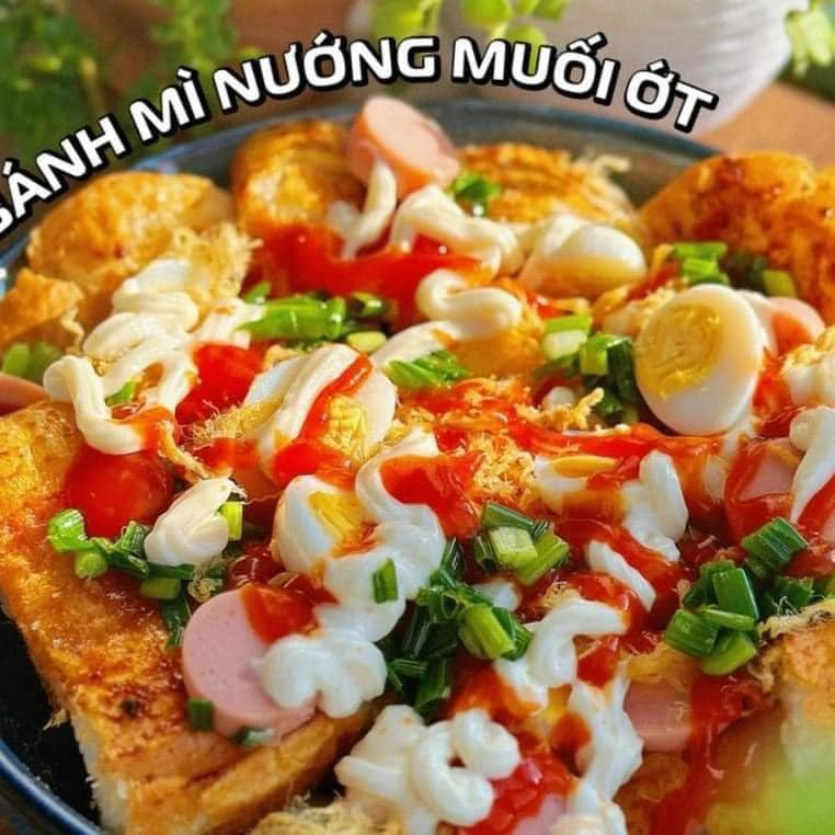 Bánh Mì Nướng Muối Ớt: Món Ăn Vặt Chinh Phục Vị Giác Của Bạn!