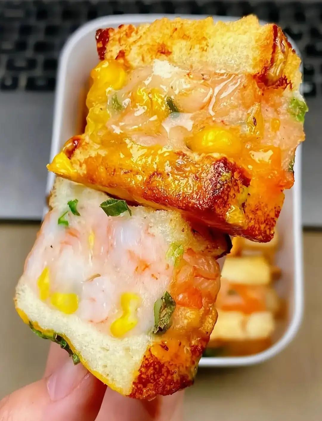 Bánh mì nướng phô mai tôm thơm ngon giòn rụm