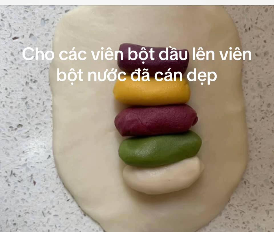 Bánh Trung Thu Ngàn Lớp Nhân Đậu Đỏ Thơm Ngọt