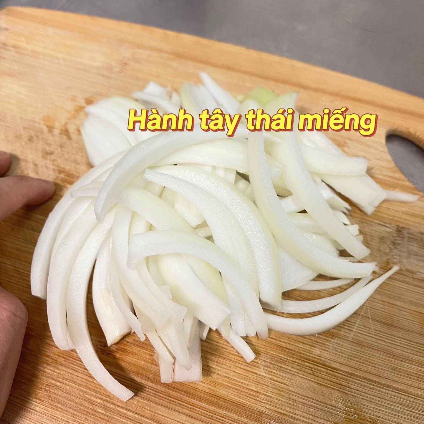 Bát cơm gà trứng thơm ngon đặc biệt