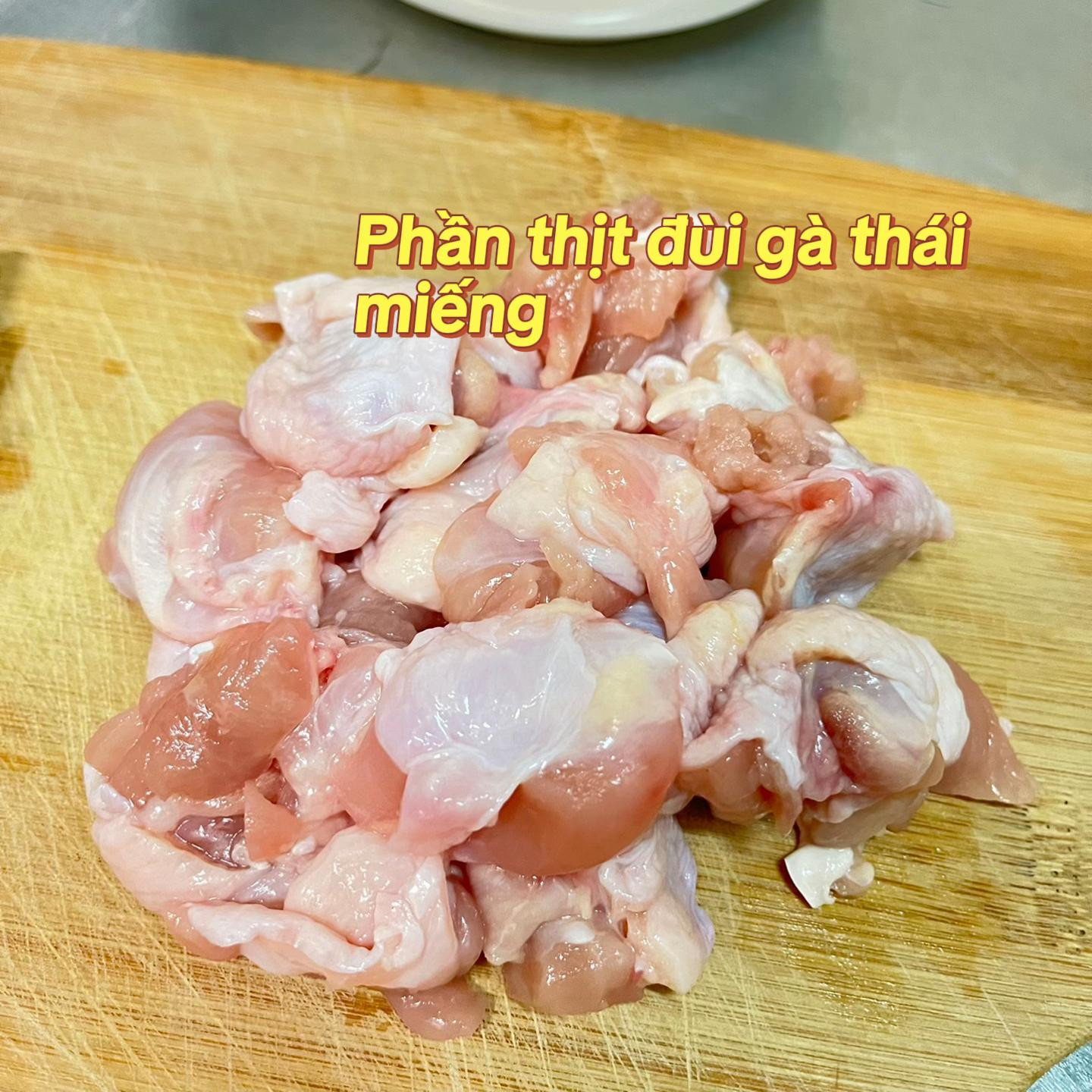 Bát cơm gà trứng thơm ngon đặc biệt