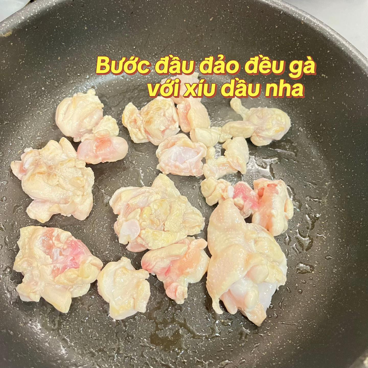 Bát cơm gà trứng thơm ngon đặc biệt