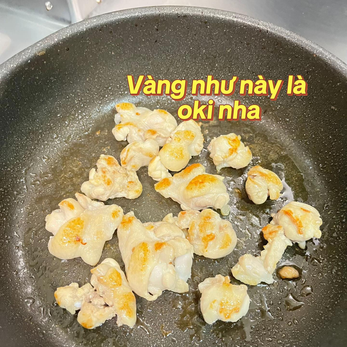 Bát cơm gà trứng thơm ngon đặc biệt