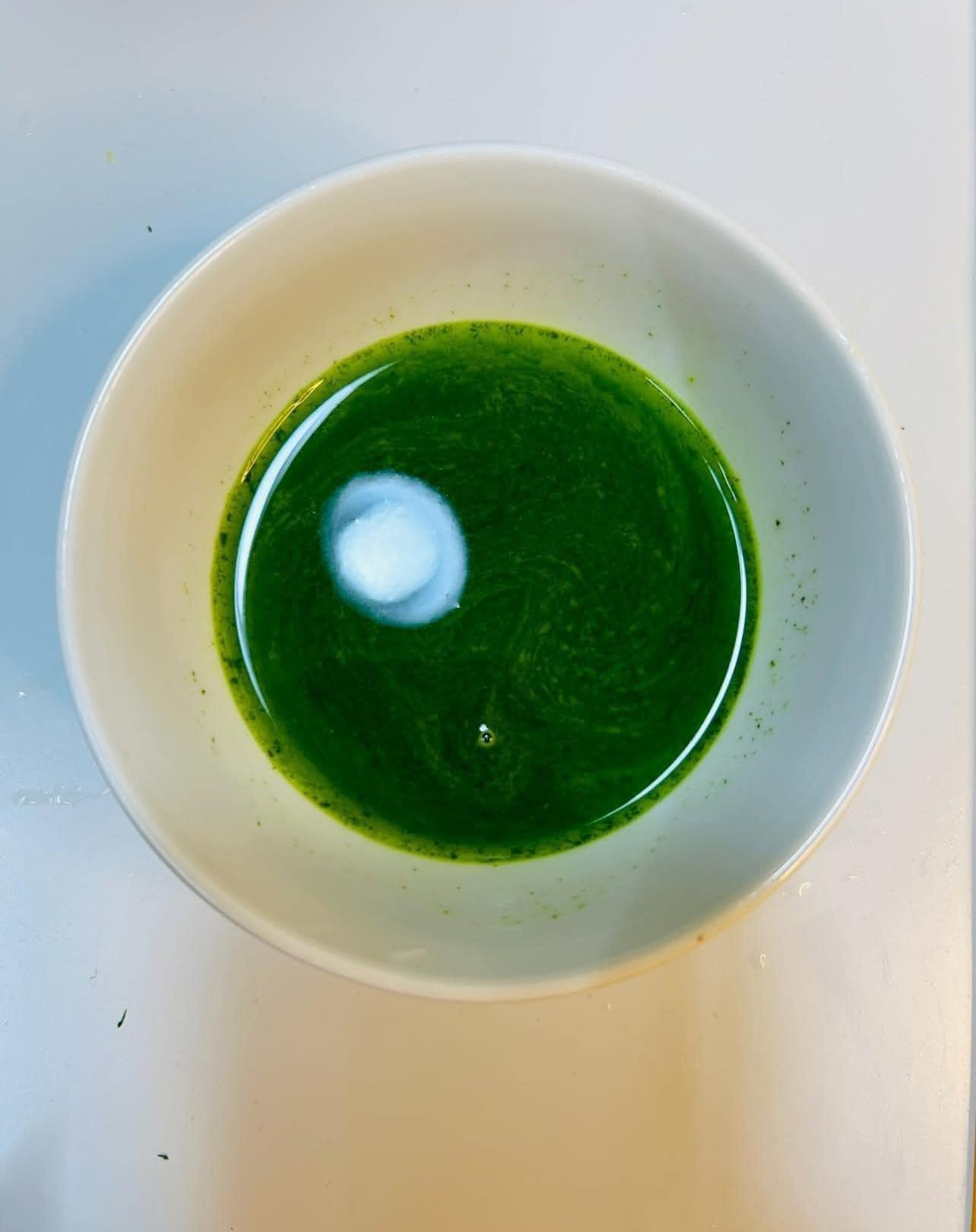 Bí Quyết Để Lấy Được Màu Xanh Đẹp Nhất Từ Lá Dứa - Bảo Bối Trong Gian Bếp Của Bạn!