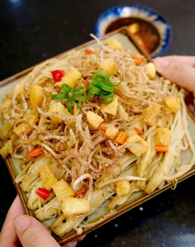 Bí Quyết Làm Món Nấm Kim Châm Xào Khoai Môn Giòn Tan