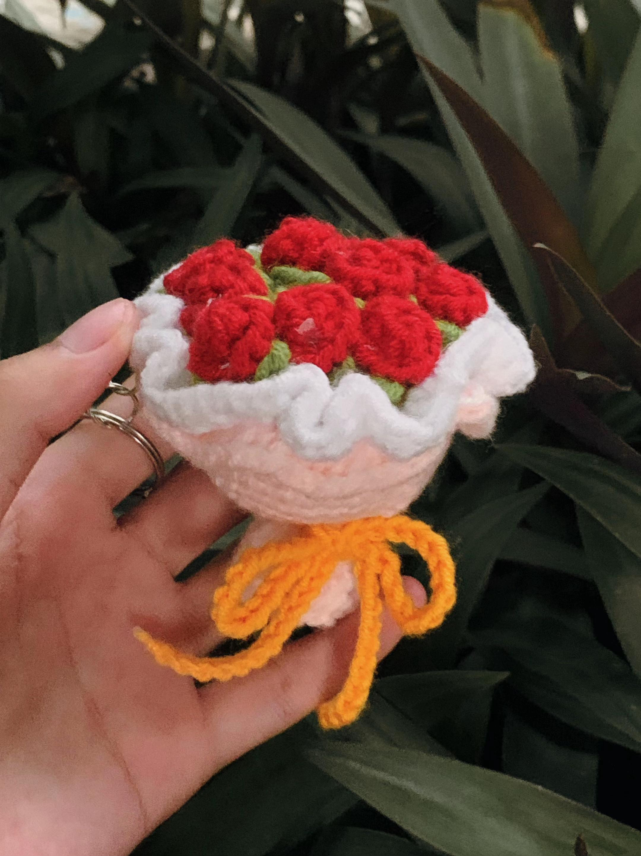 Biểu đồ chi tiết móc bộ hoa hồng mini bằng len