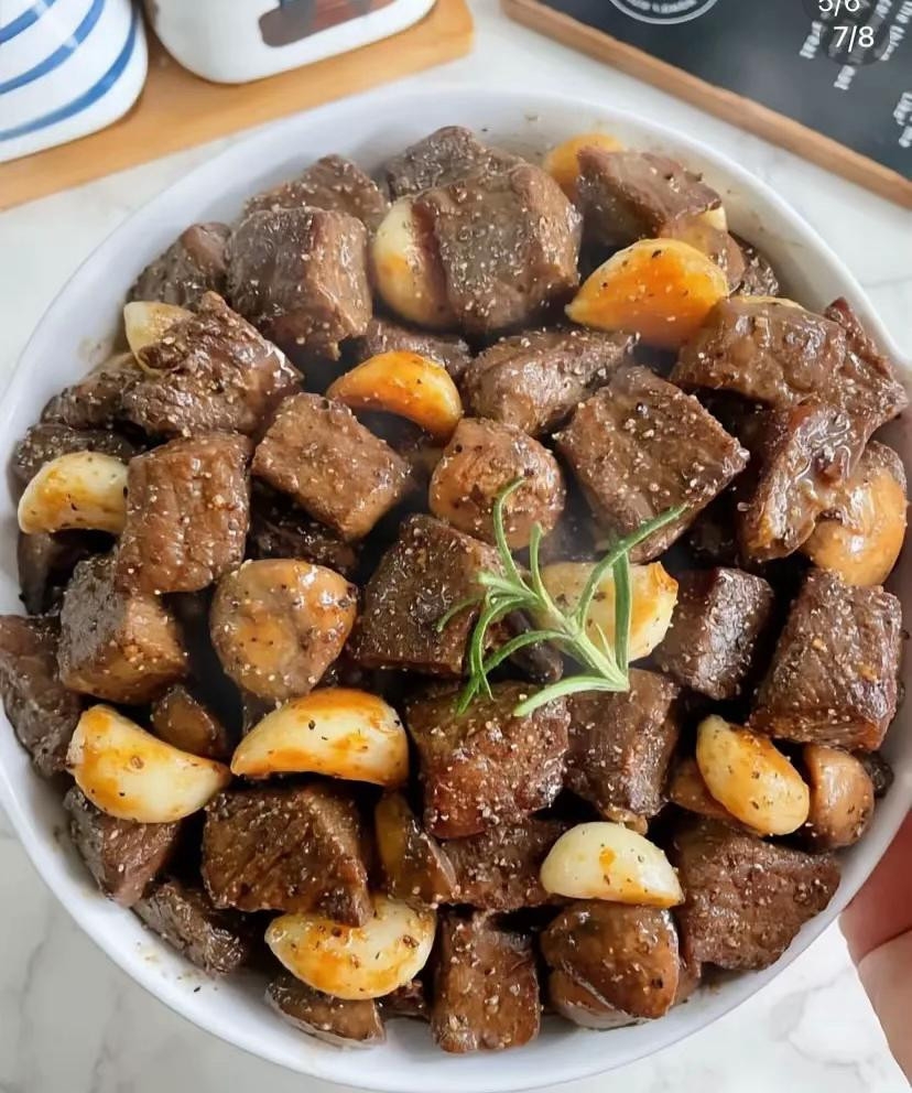 Bò Chiên Tỏi Ngon Nức Nở - Hương Vị Đậm Đà Khó Cưỡng