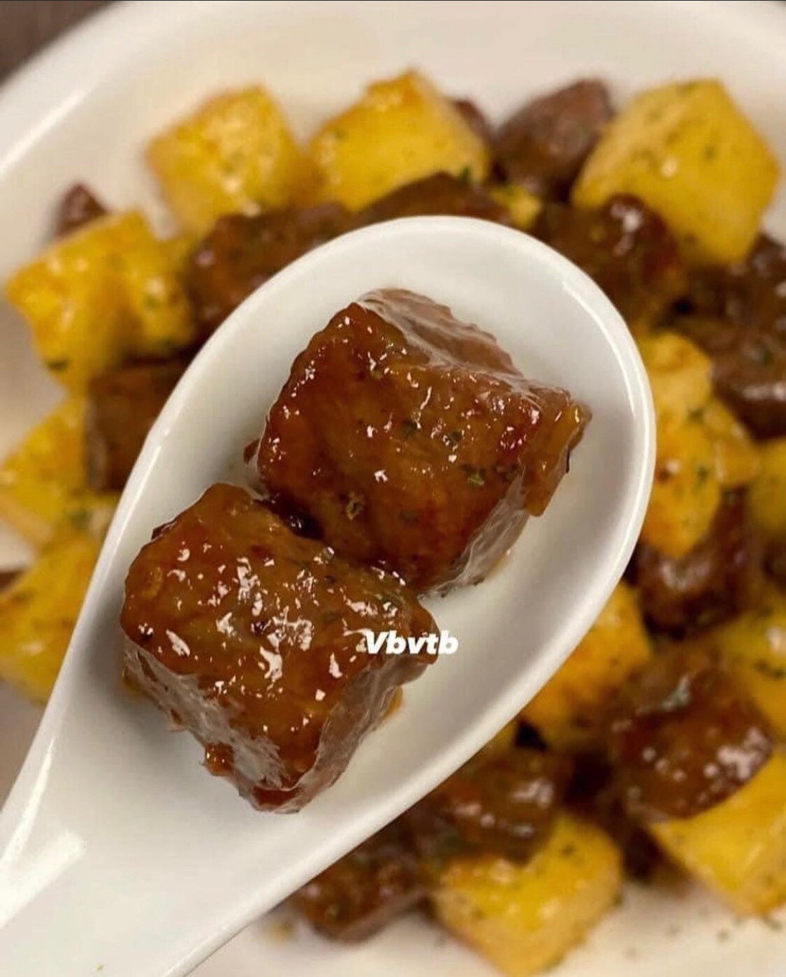 Bò Viên Xào Dứa Tiêu Đen Thơm Ngon