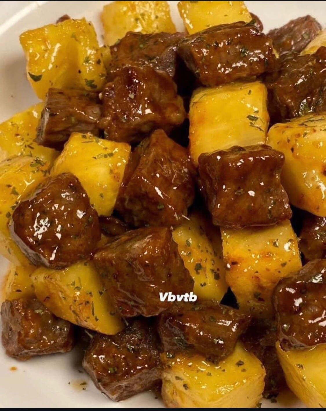 Bò Viên Xào Dứa Tiêu Đen Thơm Ngon