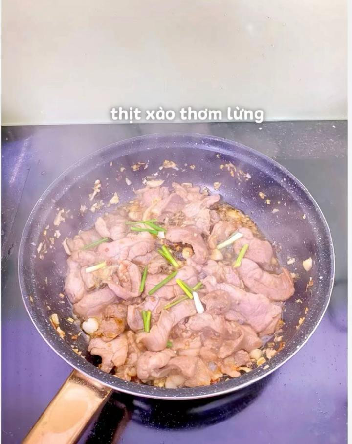 Bún Thịt Xào Giòn Tan, Rau Tươi
