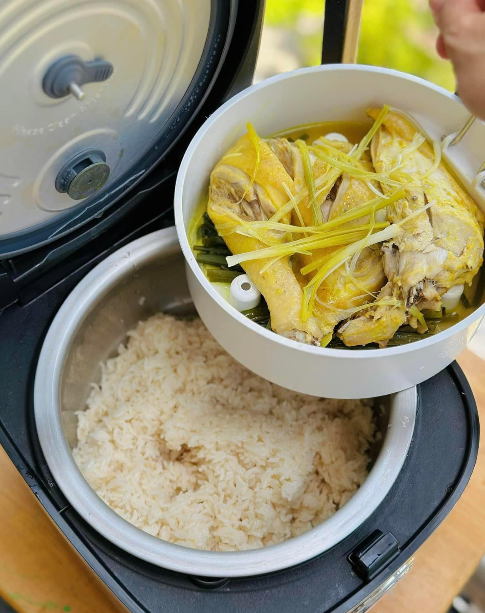 Cách Nấu Cơm Gà Siêu Nhanh Bằng Nồi Cơm Điện