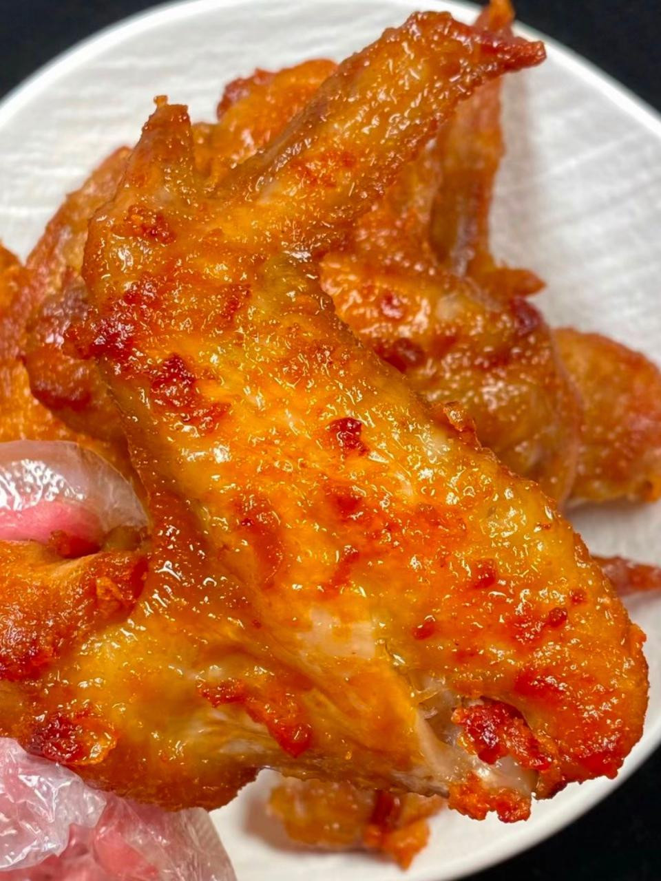 Cánh Gà Sốt Mật Ong Cay Thơm Ngon Bất Ngờ