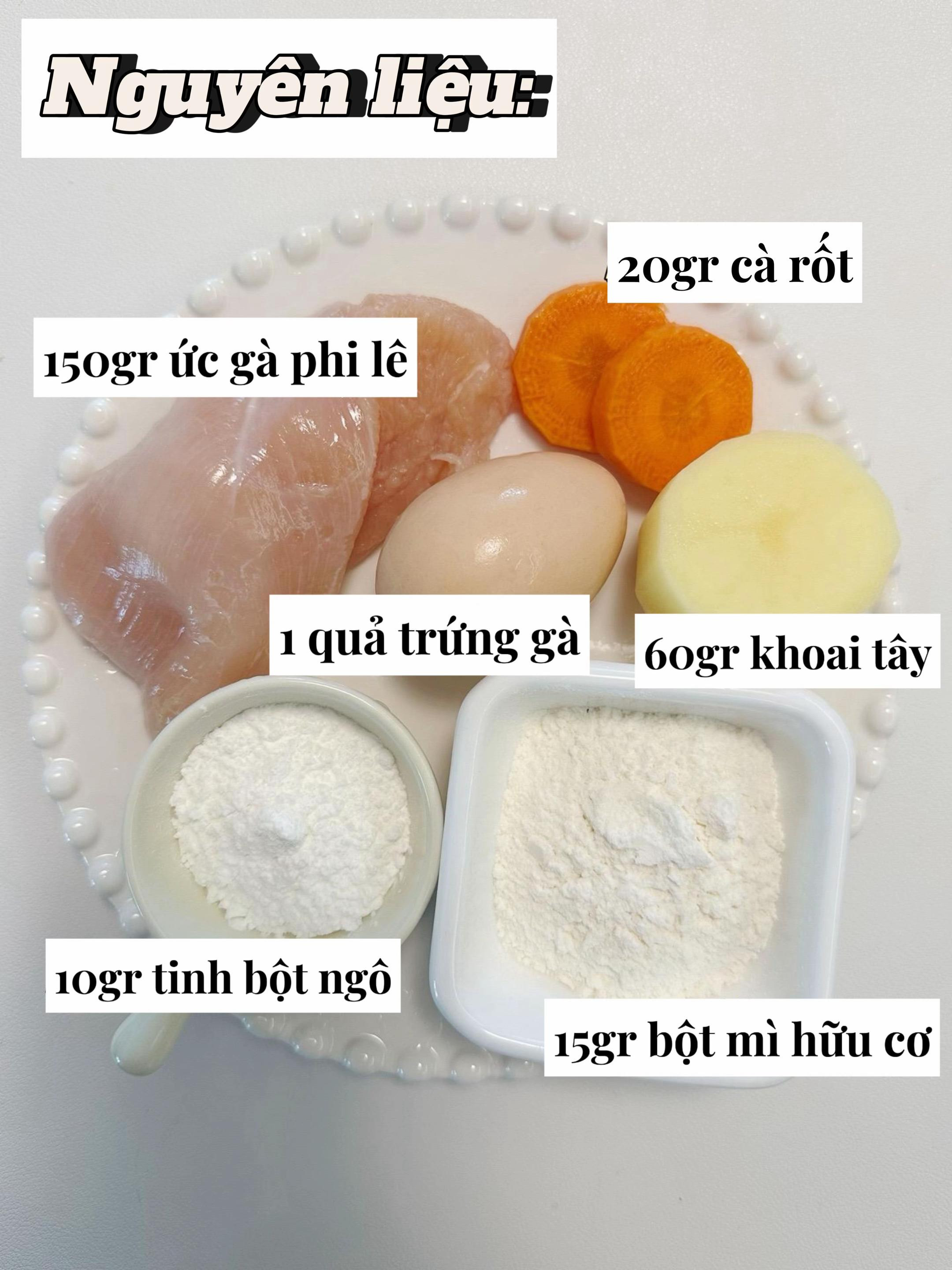 Chả ức gà hấp dẫn cho bé với trứng và rau củ