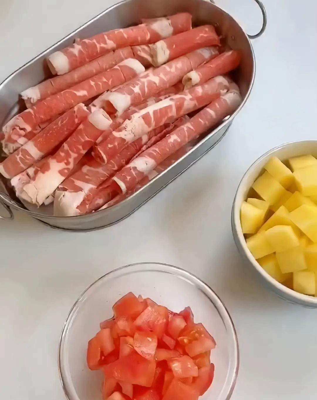 Cơm Lười Thịt Bò Khoai Tây Ngon Ngọt Tiện Lợi