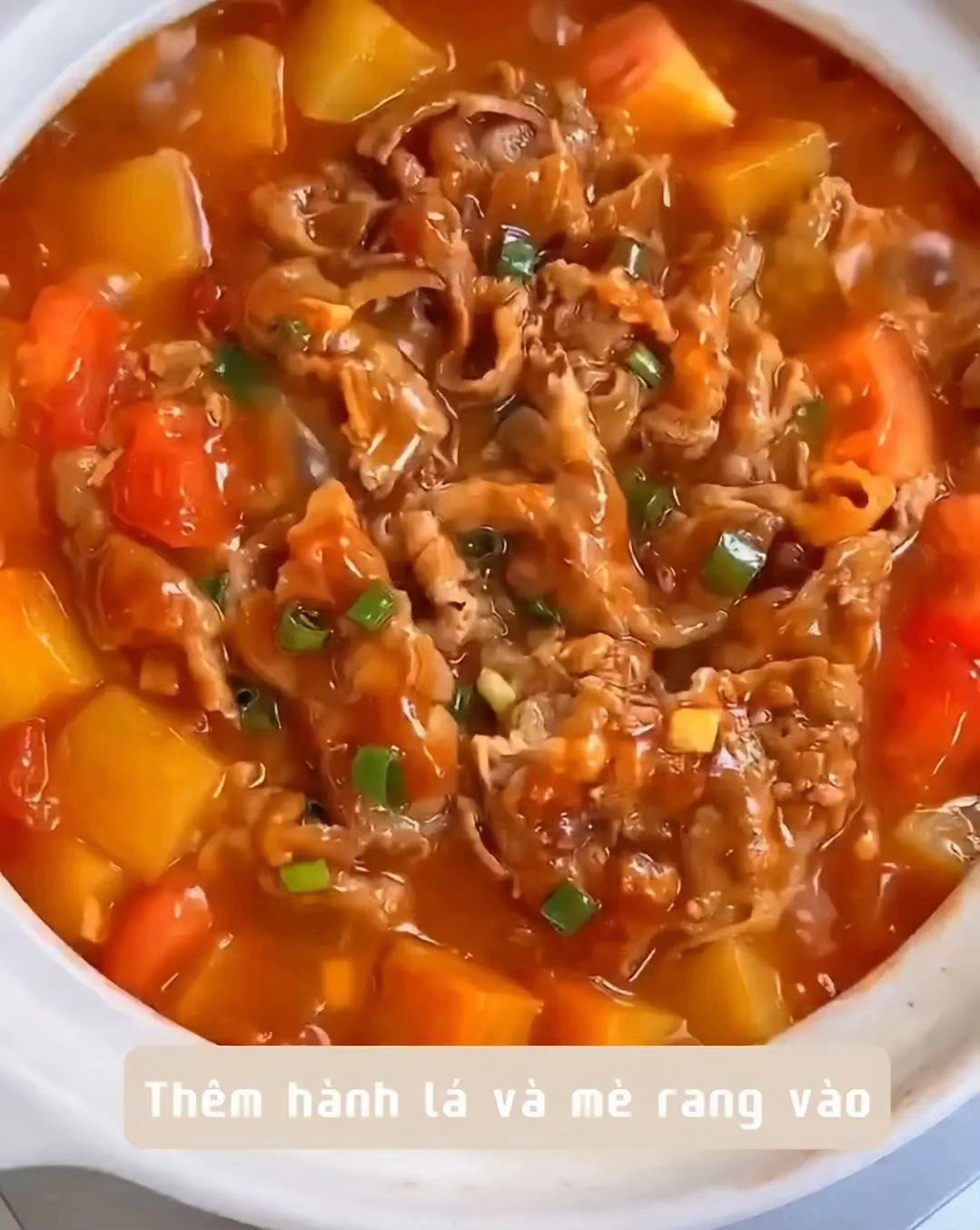 Cơm Lười Thịt Bò Khoai Tây Ngon Ngọt Tiện Lợi