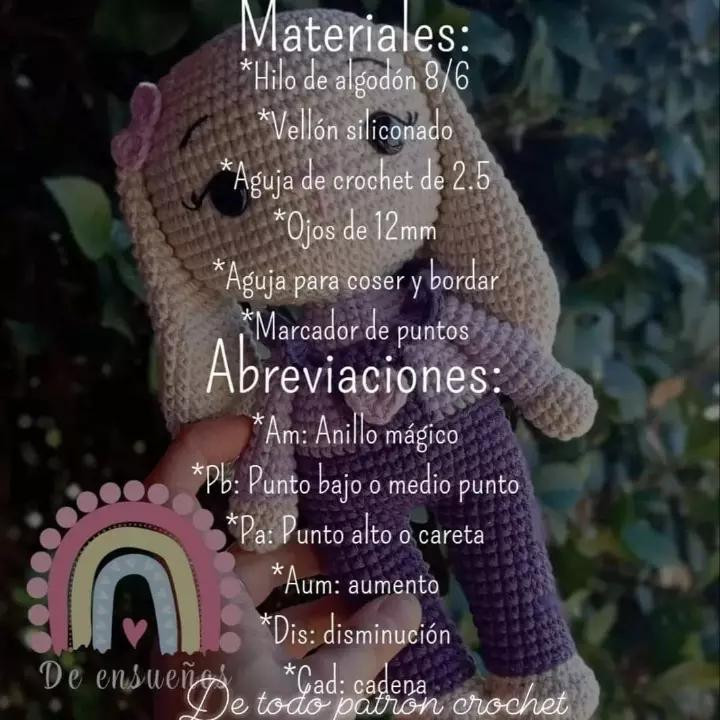 Conejito de crochet con corazón en el pecho, ideal para regalar