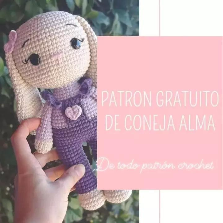 Conejito de crochet con corazón en el pecho, ideal para regalar