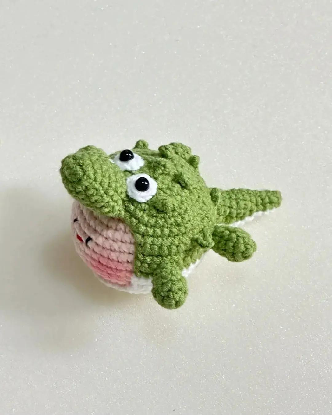 Crochet Cute Dinosaur with Adorable Face Pattern Tutorial