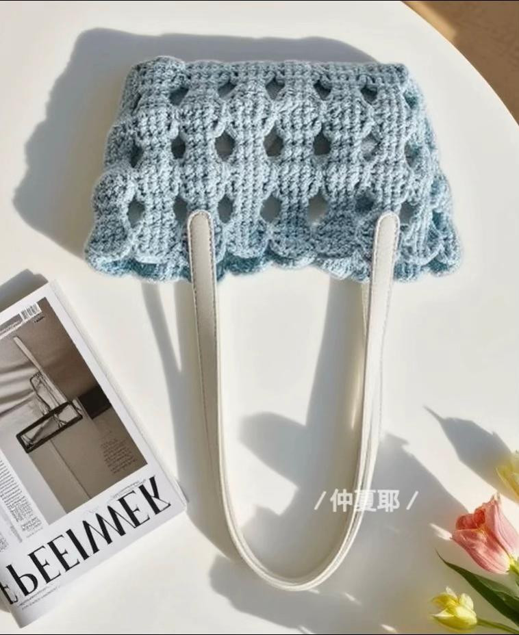 Crochet Pattern for Elegant Summer Handbags in Pastel Colors