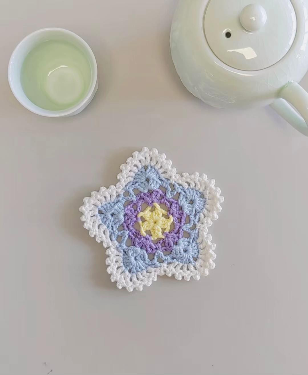 Crochet Star Coaster for Relaxing Summer Days