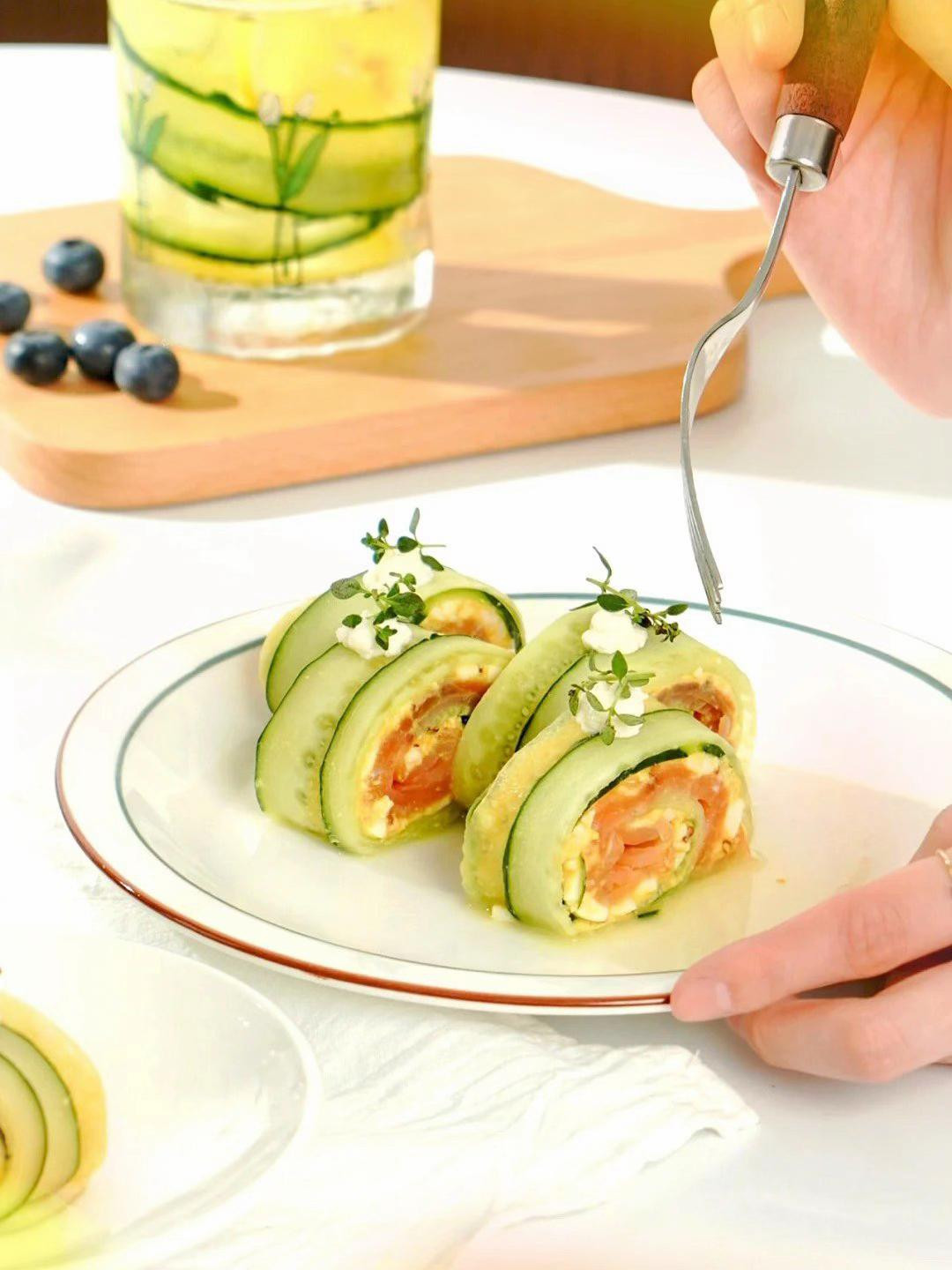 Cuộn Dưa Leo Cá Hồi Xông Khói Tươi Mát