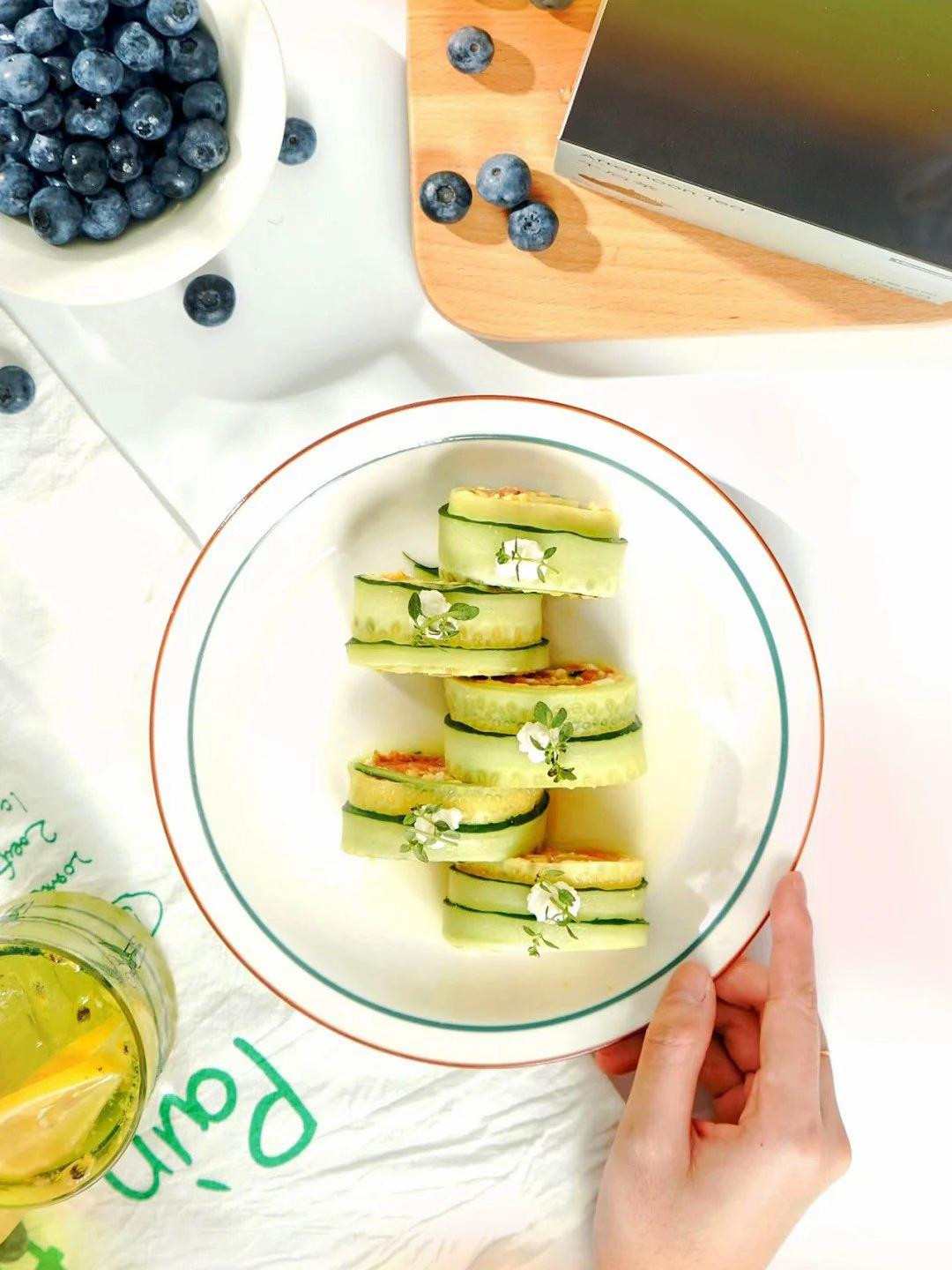 Cuộn Dưa Leo Cá Hồi Xông Khói Tươi Mát