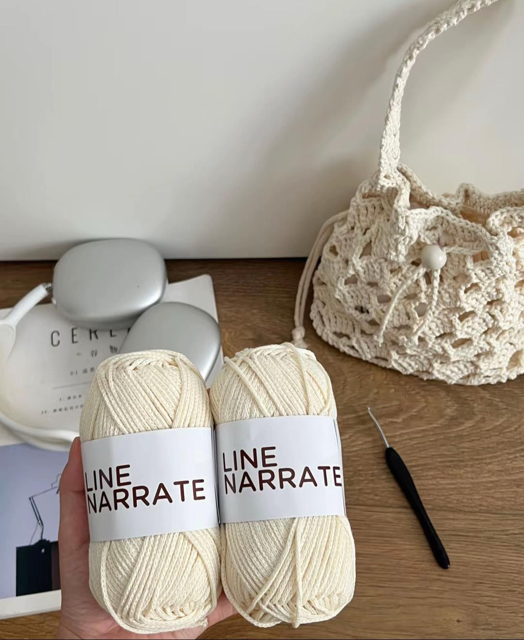 Elegant Crochet Bag Pattern with Simple Yarn and Hook