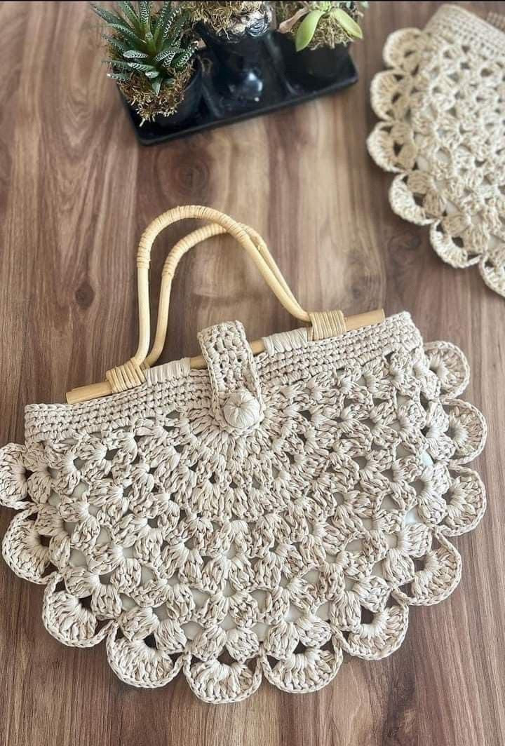 Elegant Crochet Handbag with Wooden Handles and Floral Pattern