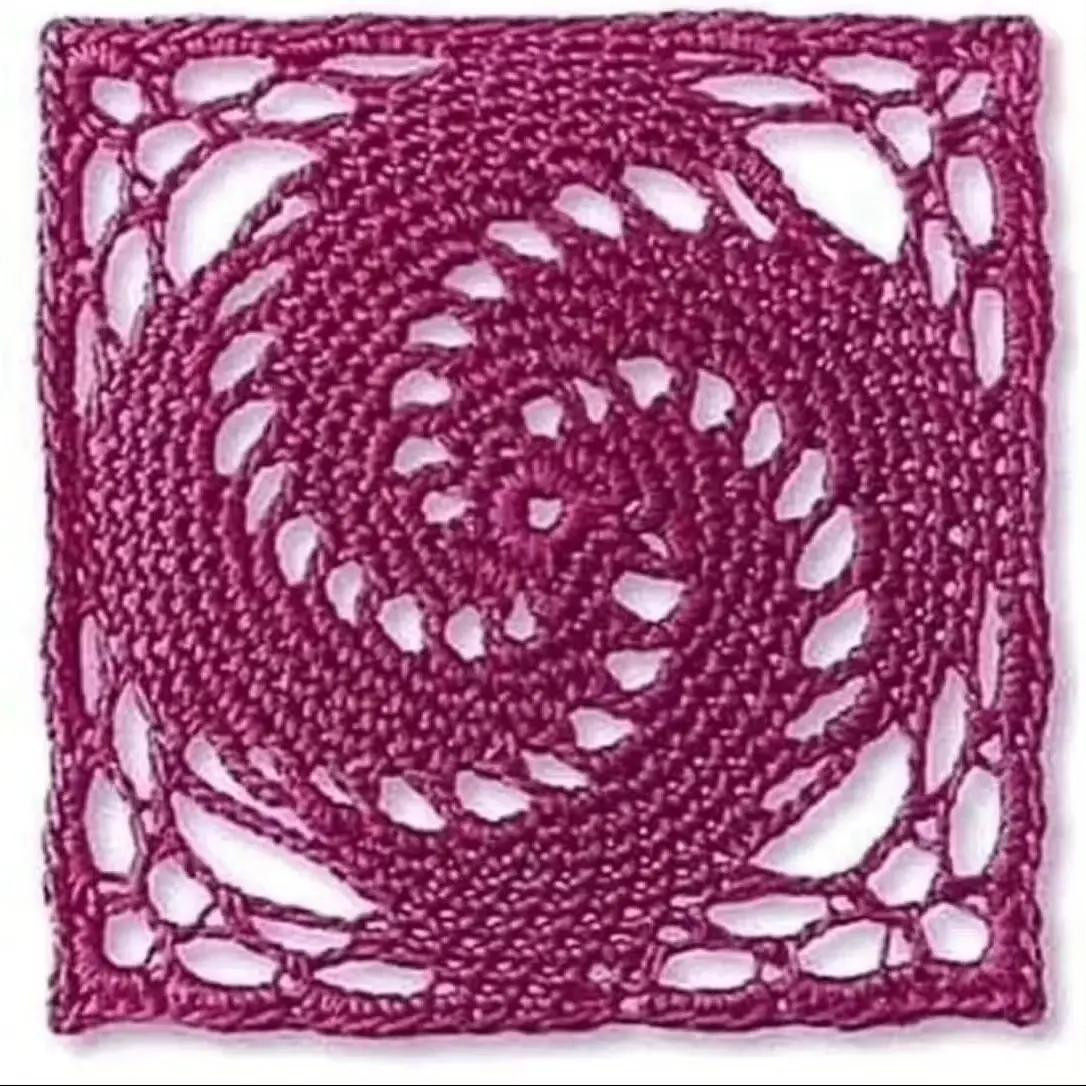 Elegant Crochet Square Pattern with Intricate Floral Design