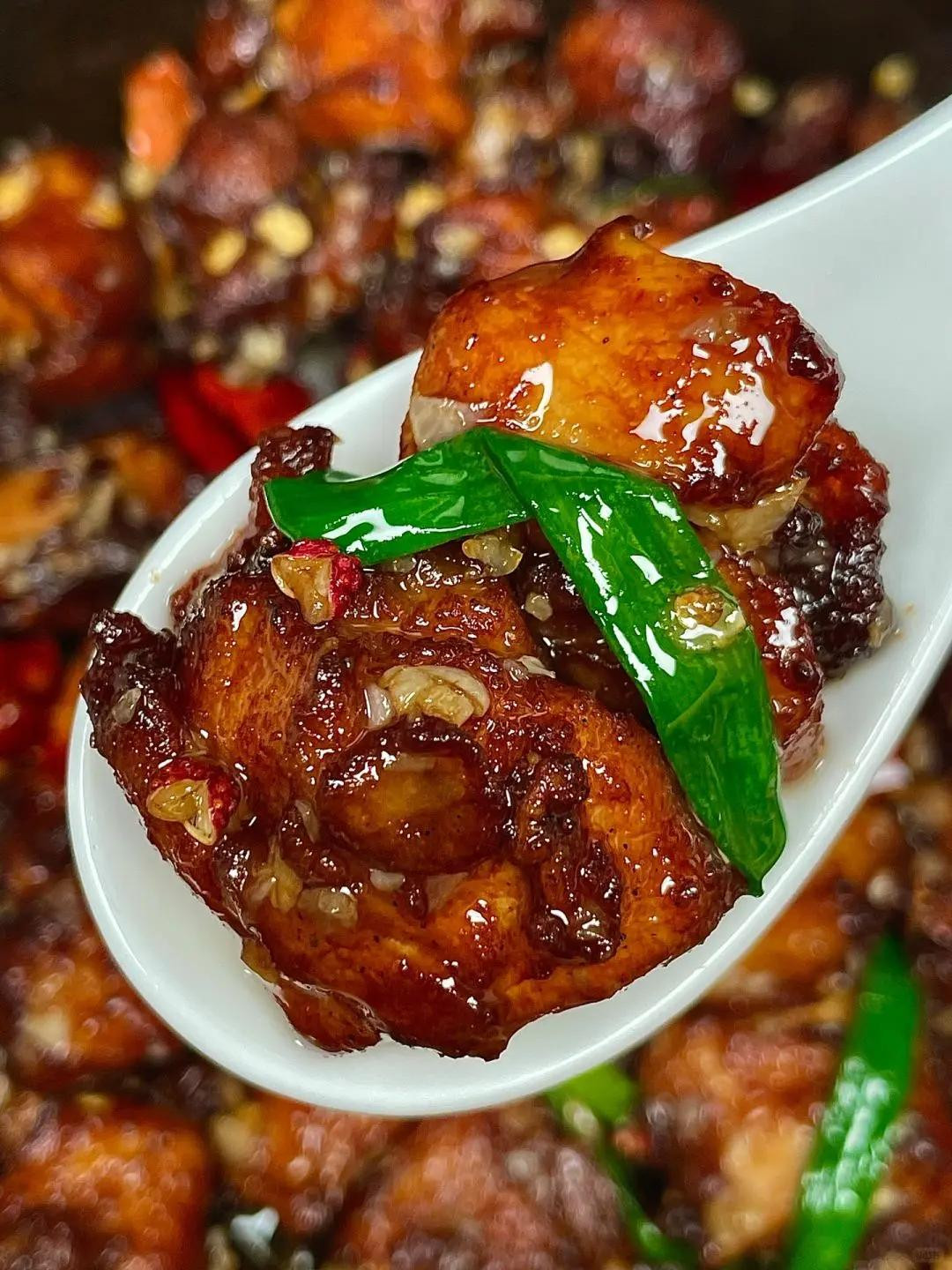 Gà Chiên Giòn Xào Ớt Cay Nồng Đậm Vị