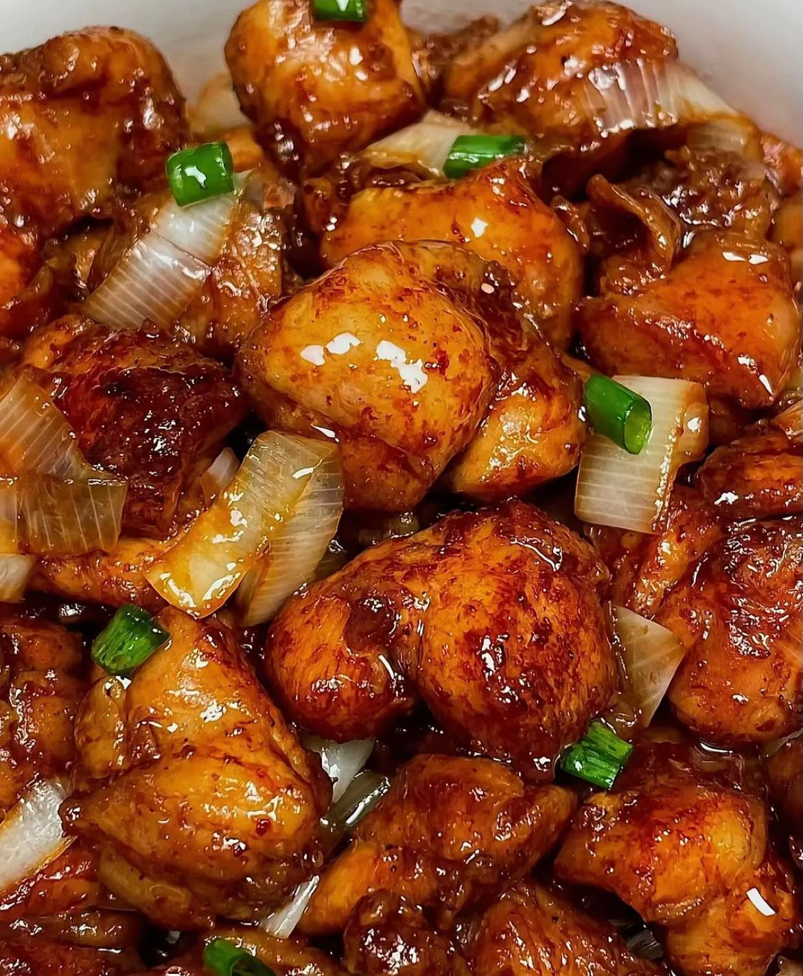 Gà Xào Hành Tây Sốt Đậm Đà Ngọt Ngào