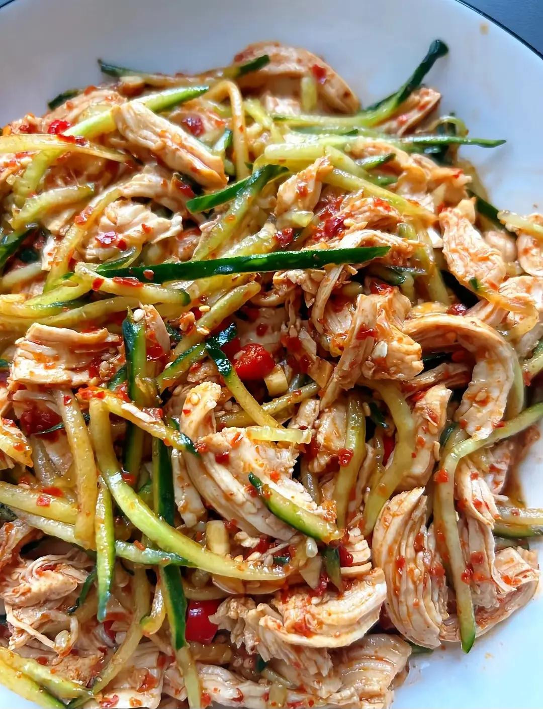 Gỏi Ức Gà Dưa Chuột Thanh Mát Ít Calo