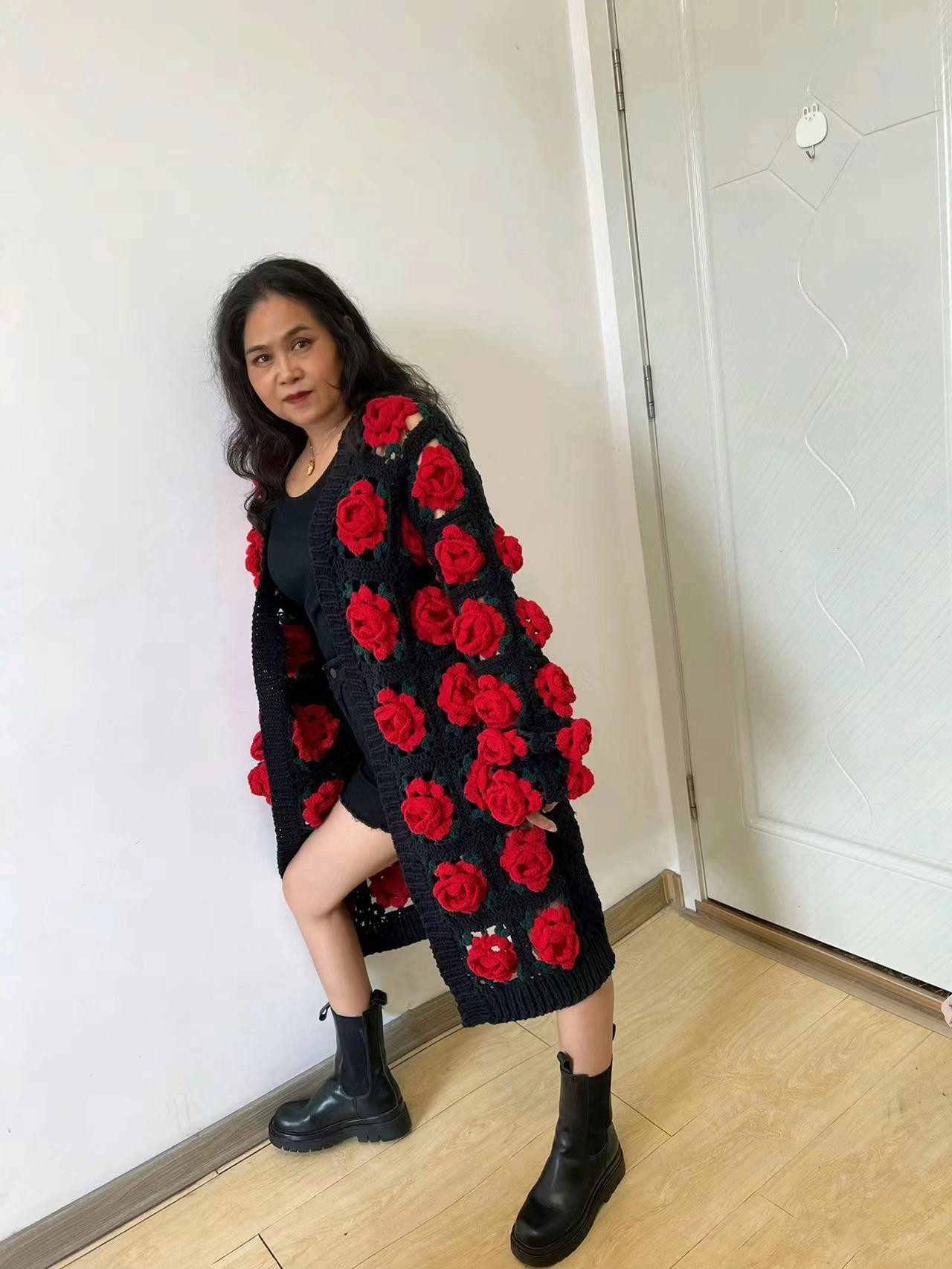 Hướng dẫn chi tiết móc hoa hồng nổi giữa ô vuông đẹp