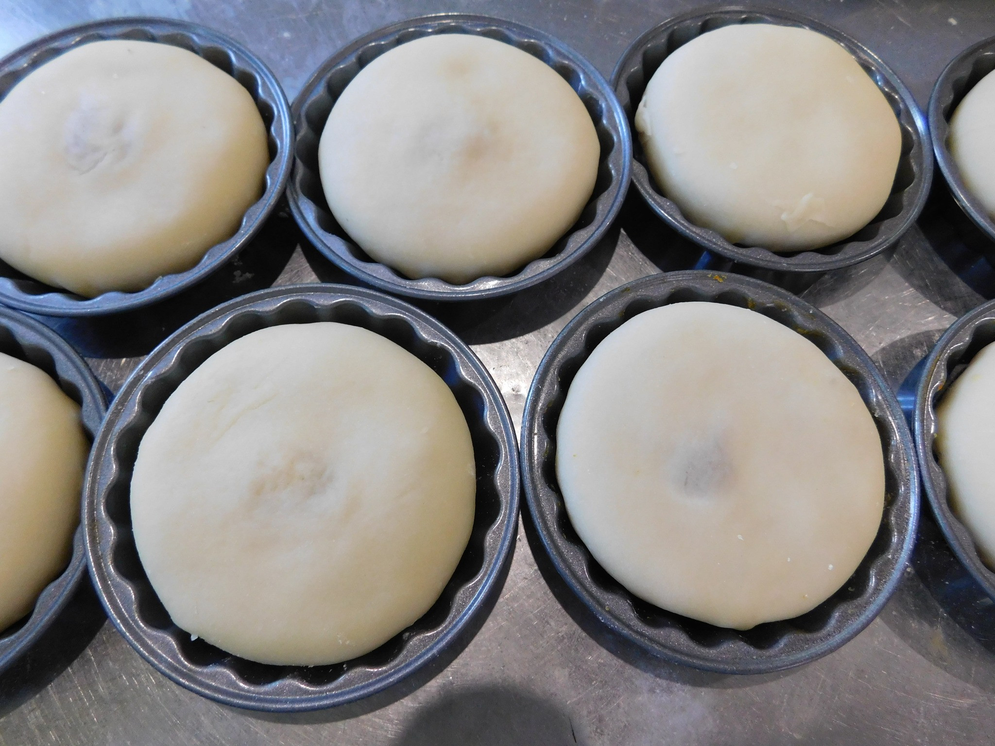 Hướng Dẫn Làm Bánh Pía Nhân Sầu Riêng Trứng Muối Thơm Ngon, Khó Cưỡng! 🥮