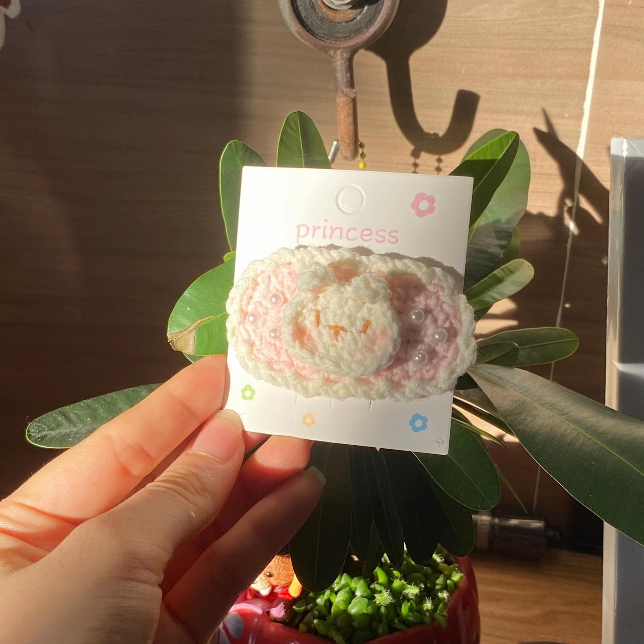 Kẹp tóc móc len hình cừu dễ thương cho bé gái