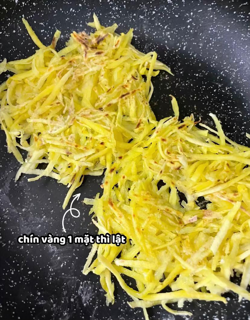 Khoai Lang Cuộn Phô Mai Kéo Sợi Vàng Giòn