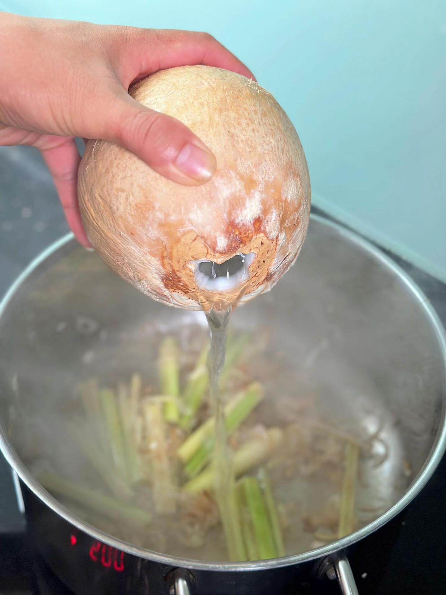 Lẩu Bò Nhúng Dấm - Thơm Ngon Khó Cưỡng Ngày Mưa