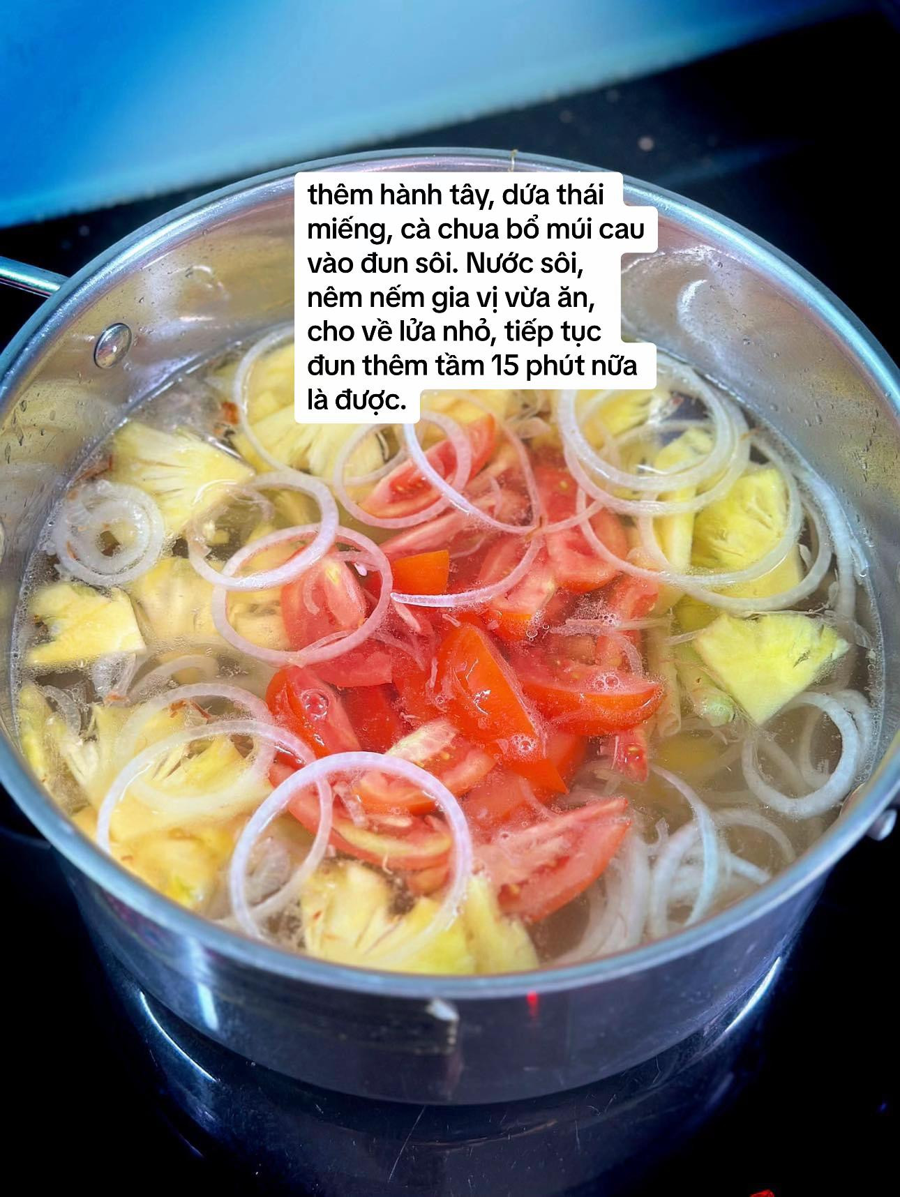 Lẩu Bò Nhúng Dấm - Thơm Ngon Khó Cưỡng Ngày Mưa