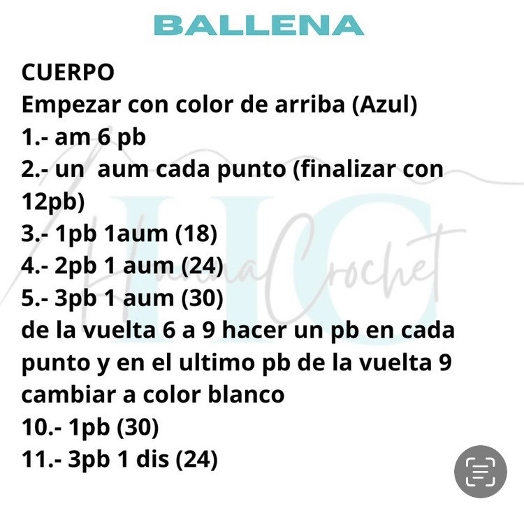 Llavero de ballena tejido a crochet en colores vibrantes