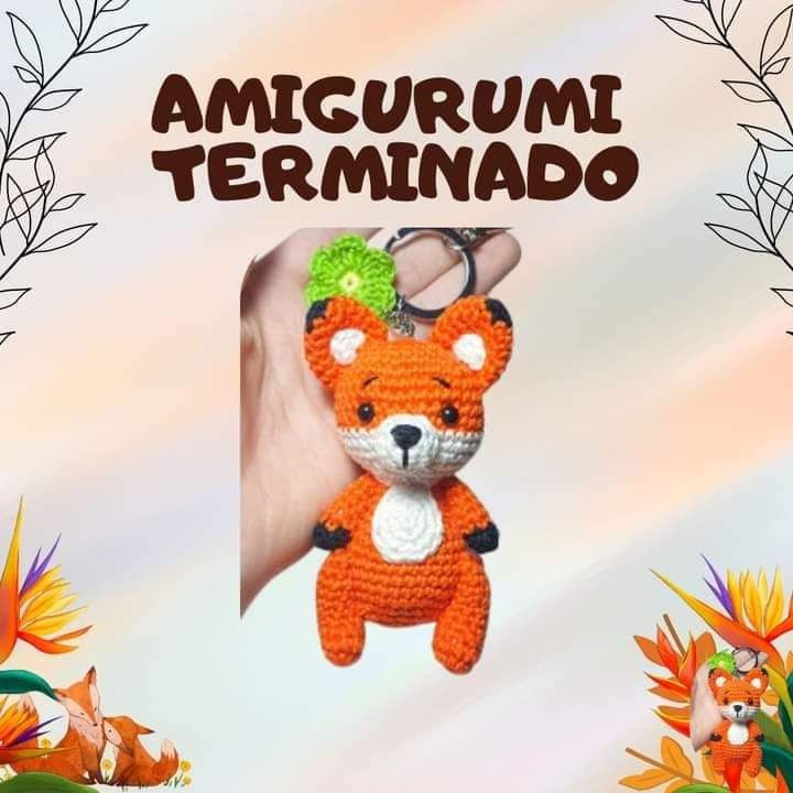 Llavero zorro de amigurumi tejido a mano en crochet