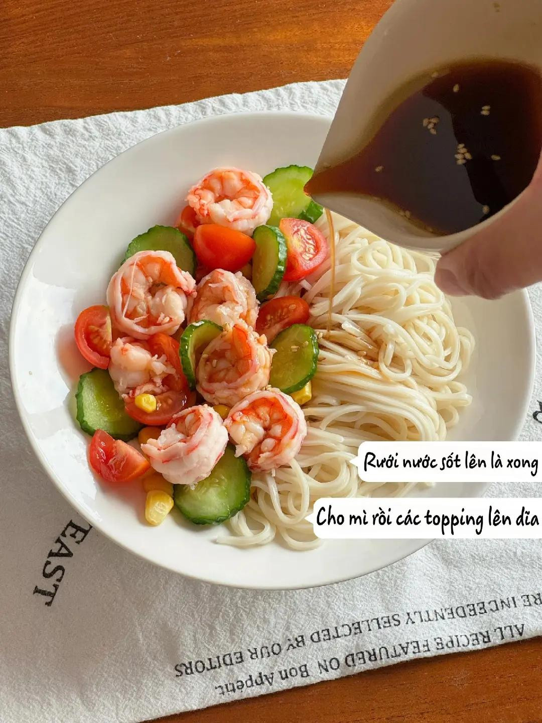 Mì Lạnh Tôm Tươi Với Rau Củ Mát Lạnh